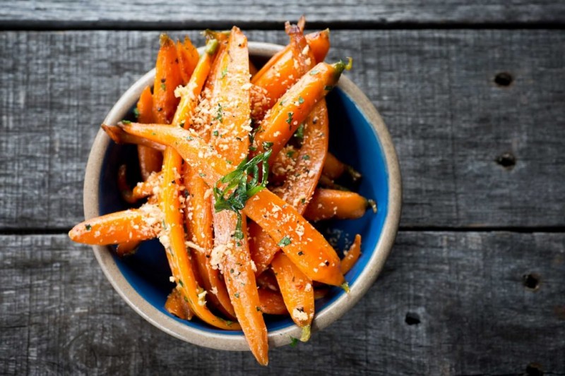 1-18-foods-prevent-cancer-carrots-1024x683