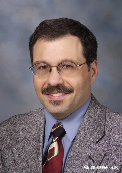 安德森癌症中心胸头颈部肿瘤内科医学教授Frank V. Fossella, MD