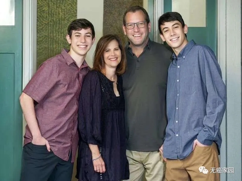 膀胱癌患者马克·鲍姆(Marc Baum)和他的家人